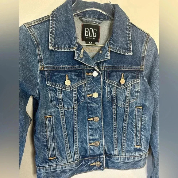 BDG Urban Outfitters Blue 100% Cotton Denim Trucker  Jean Jacket - Size Small - Picture 4 of 7